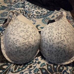 3 lane Bryant size 44DD bra